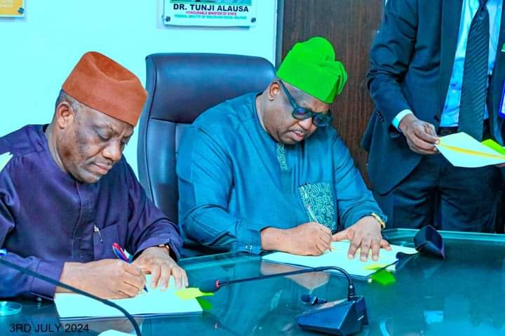 Signing of MOU between FMOH on behalf of FGN and Plateau State Government