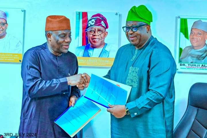 Signing of MOU between FMOH on behalf of FGN and Plateau State Government